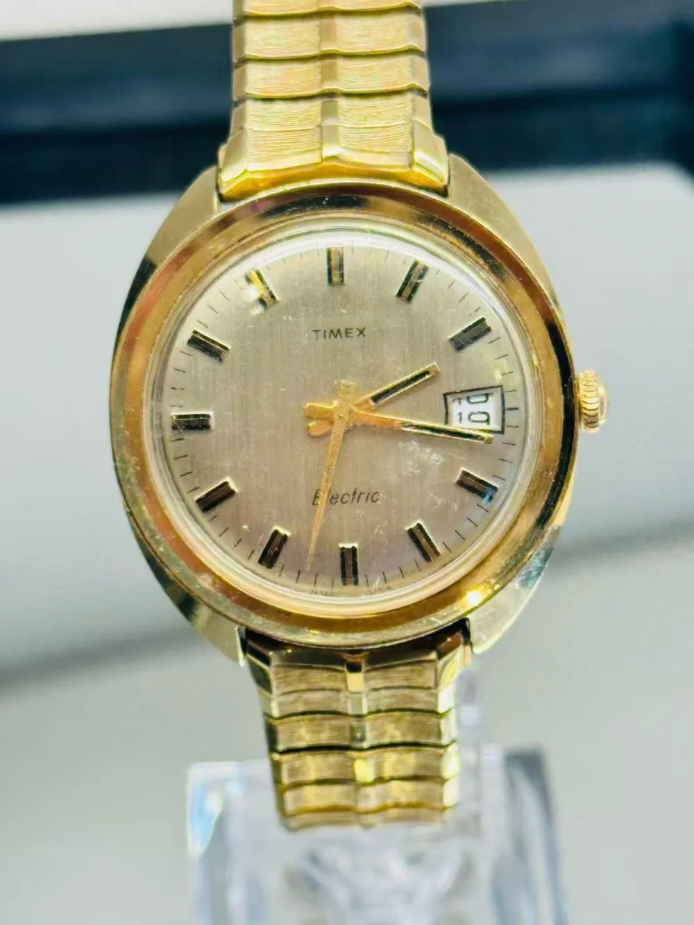Vintage Timex Electric Gold Tone Day Date Men’s Watch 34mm Runs New Battery